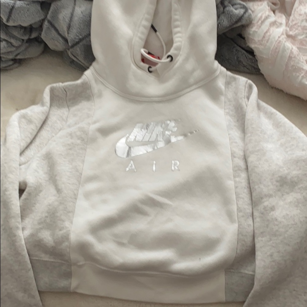 Cropped Nike Sweatshirt